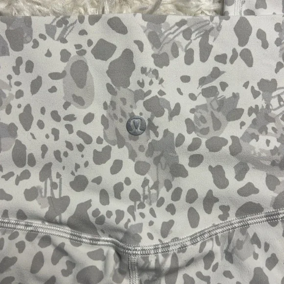 Lululemon Align High-Rise Pant 25" Cheetah Camo Antique White Multi Size 12 - Picture 8 of 11